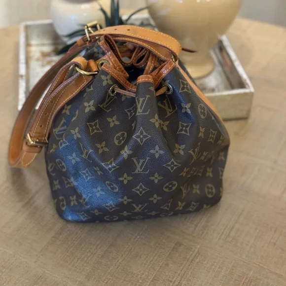 Louis Vuitton Noe Petite - Picture 2 of 16
